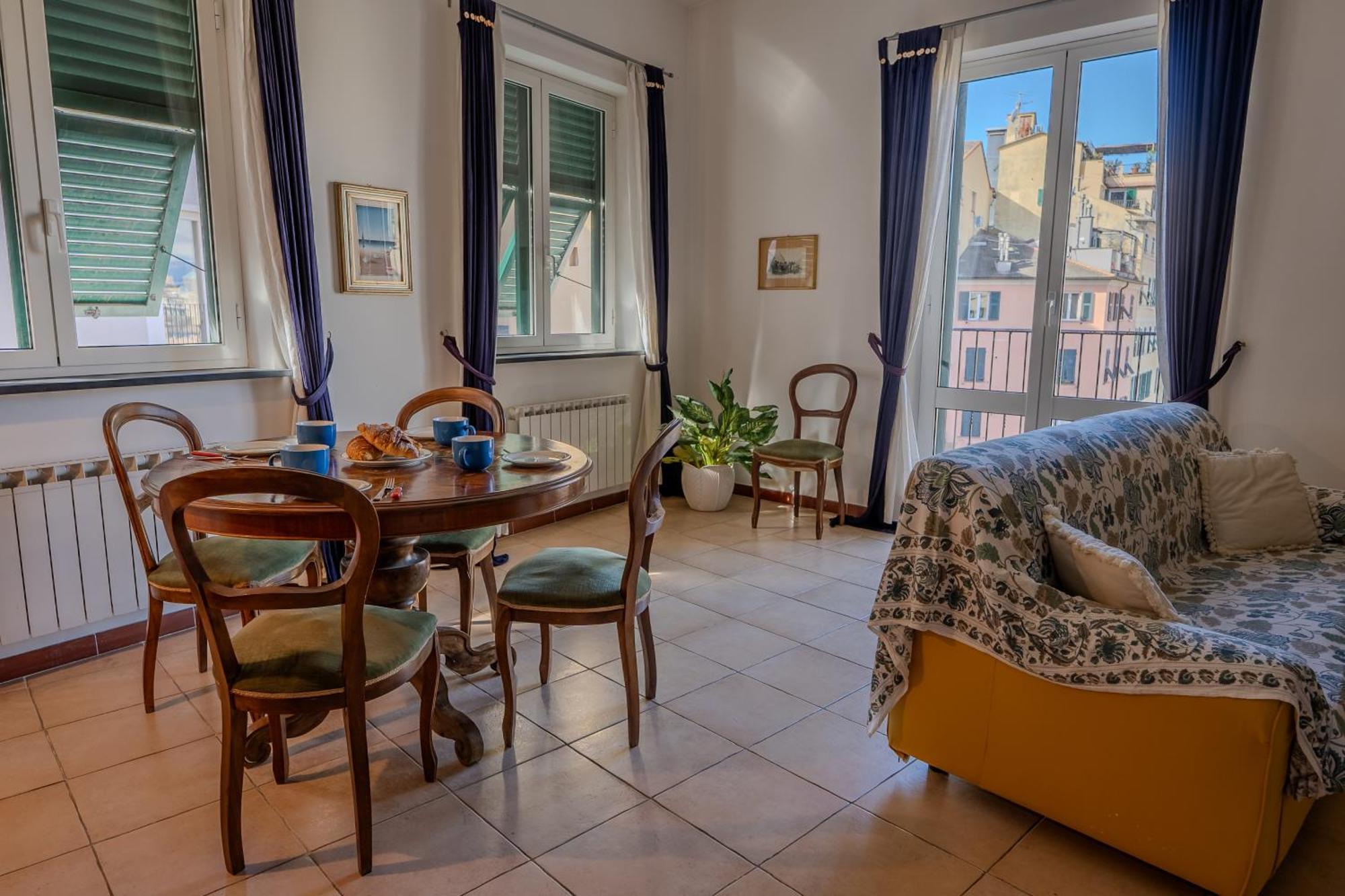 Lovingenoa - Prione - White House * Genova